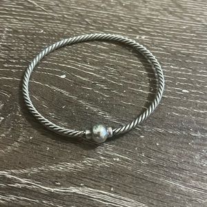 Cape cod style twist bracelet